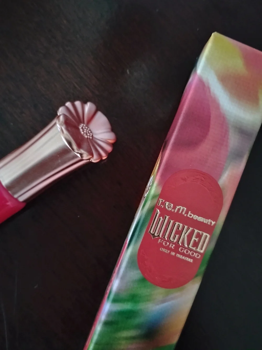r.e.m. beauty Wicked For Good Lip Gloss - Poppy Punch